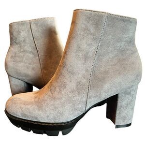 The Fashion‎ Classic Grey Chunky Platform Boots NWT SIze 8